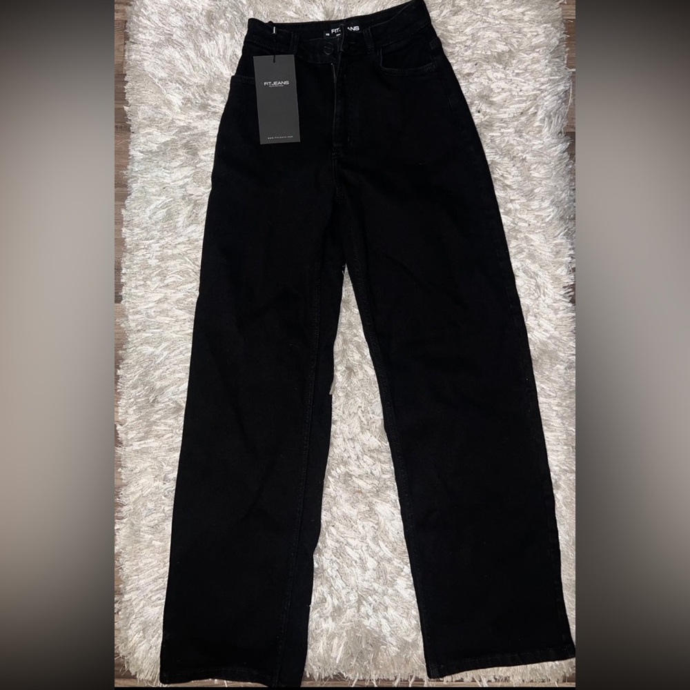 Fitjeans Traditional v2 baggy jeans brand new never worn size is XS.